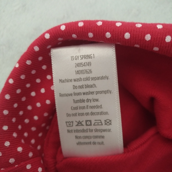 4/$20 Baby girl strawberry beanie hat 6 months - Picture 9 of 9